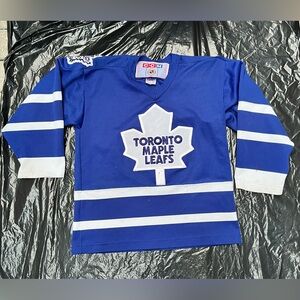 CCM  Toronto Maple Leafs sz boys S/M